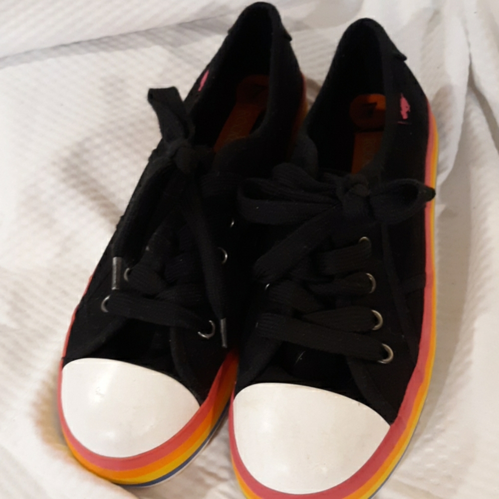 Rocket Dog rainbow and black size 7